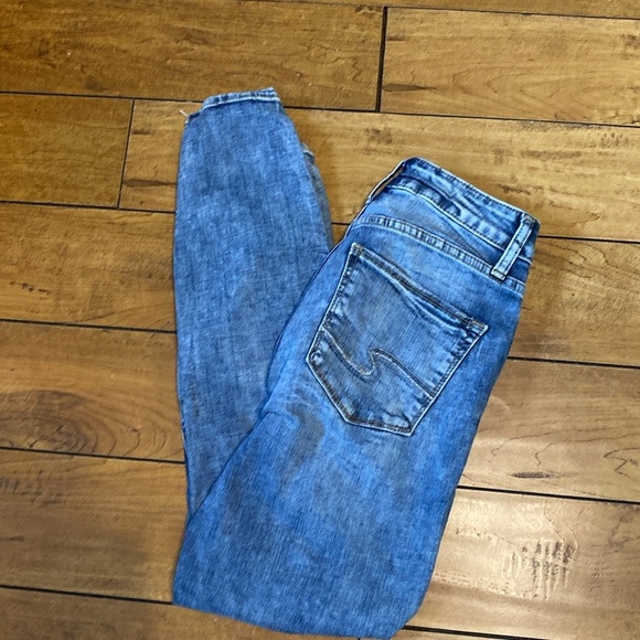 Silver Jeans Avery Skinny Jeans - Picture 6 of 6